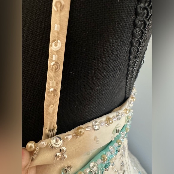 Cream Aline prom or wedding dress - Picture 7 of 16